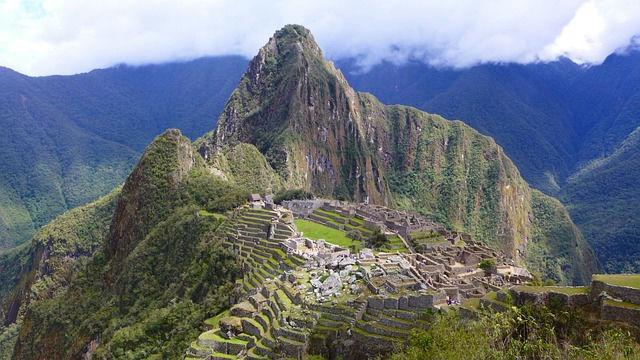 Vista panorâmica de Machu Picchu nas montanhas do Peru